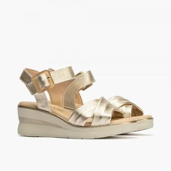 Sandalia de piel con cuña Pitillos 5610
