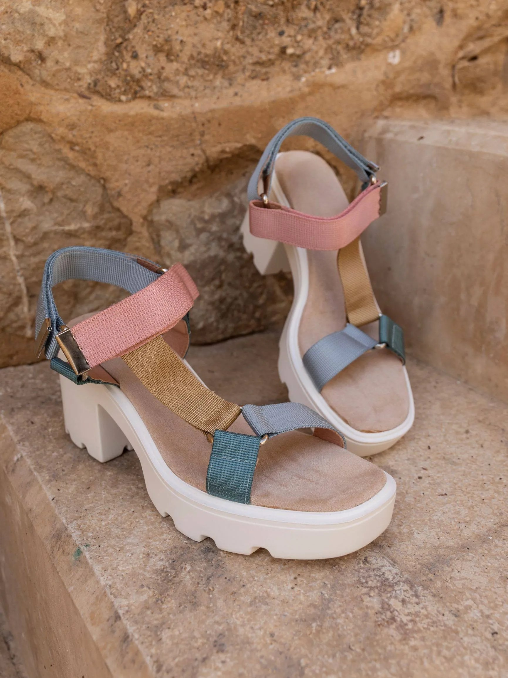 Sandalia Tacón Velcro Azul