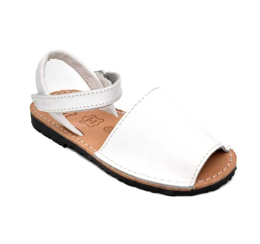 SANDALIA VELCRO MENORQUINA PIEL ZAPATO DE NIÑA EN BLANCO HECHO A MANO