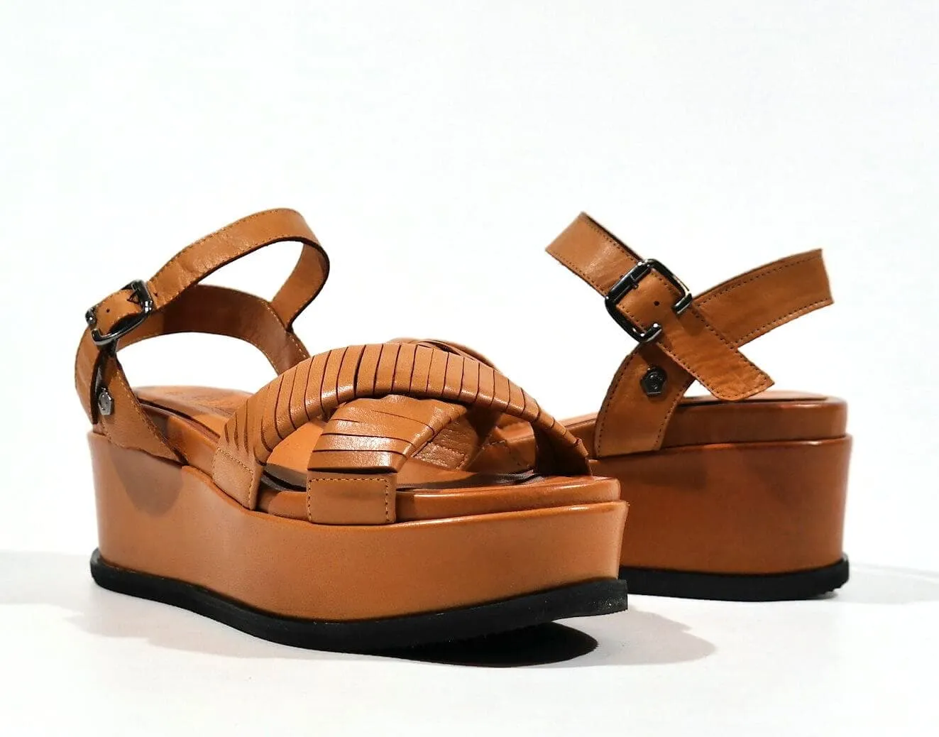 Sandalias de plataforma con tiras cruzadas mujer