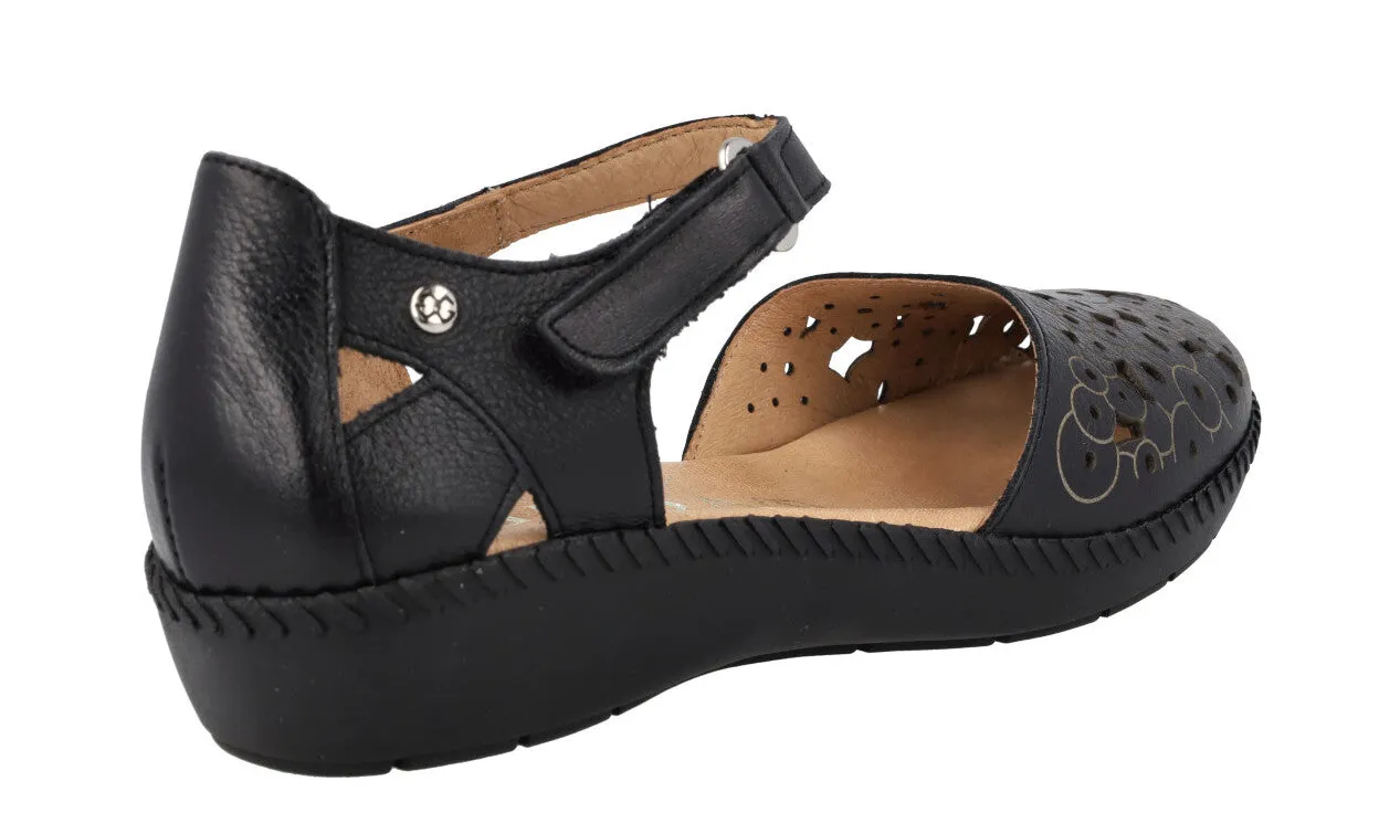 Sandalias troqueladas con cierre de velcro para mujer
