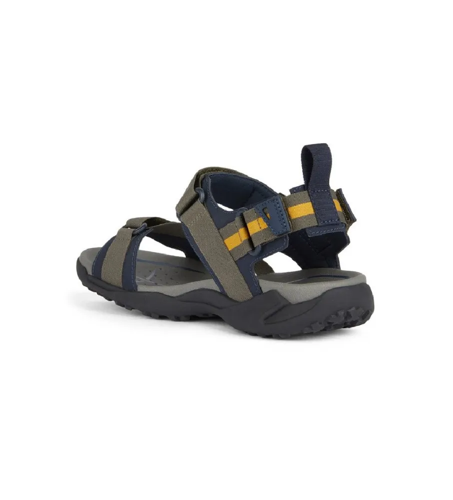 Sandalias U Terreno verde