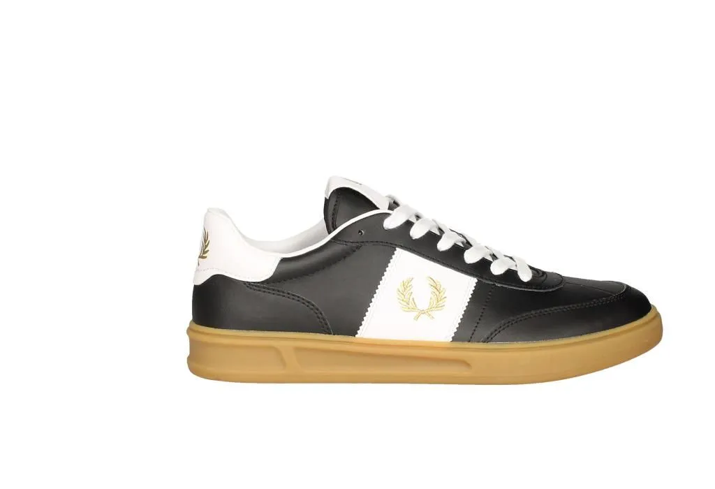 Sneaker Piel Negro Laterales y Talon Blanco Anagrama Dorado
