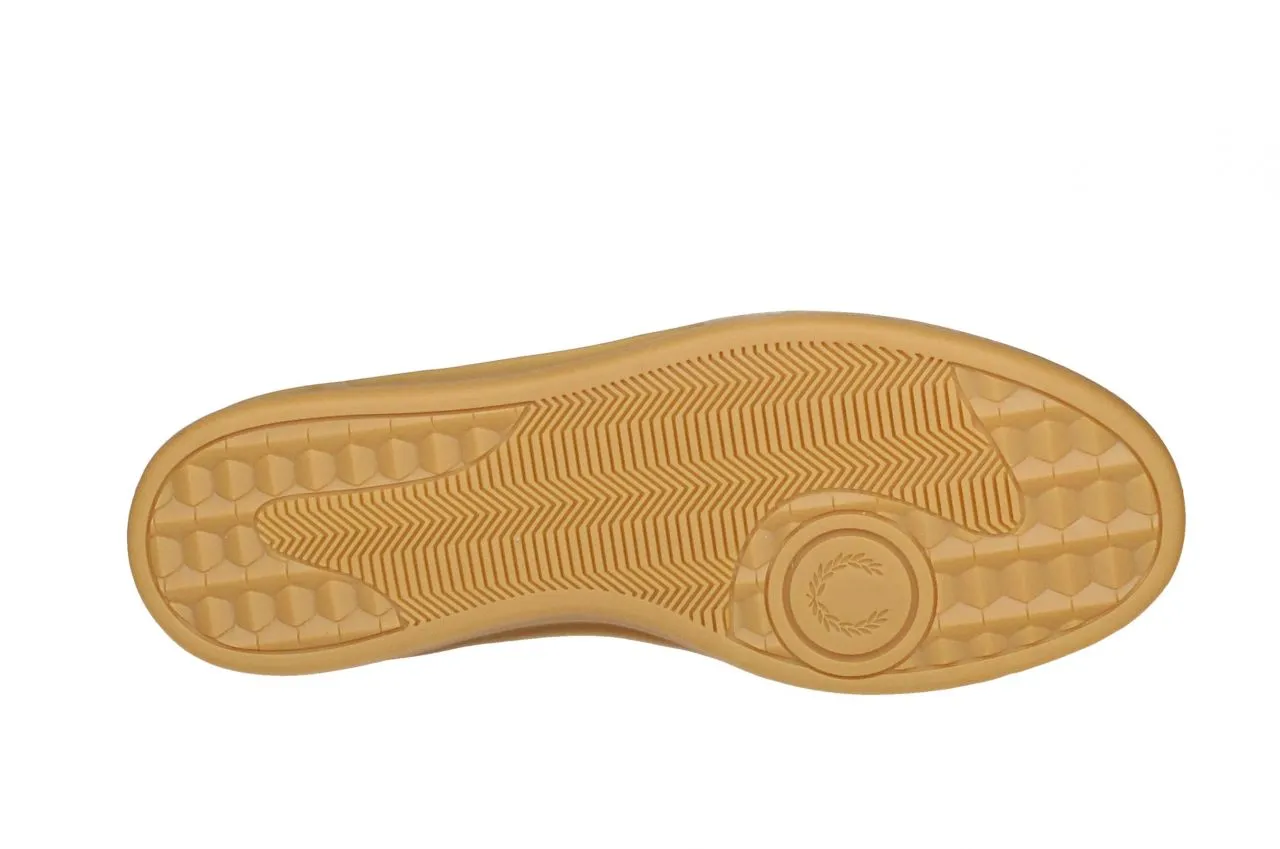 Sneaker Piel Negro Laterales y Talon Blanco Anagrama Dorado