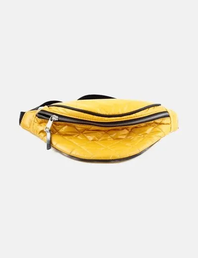Stradivarius Riñonera acolchada amarilla