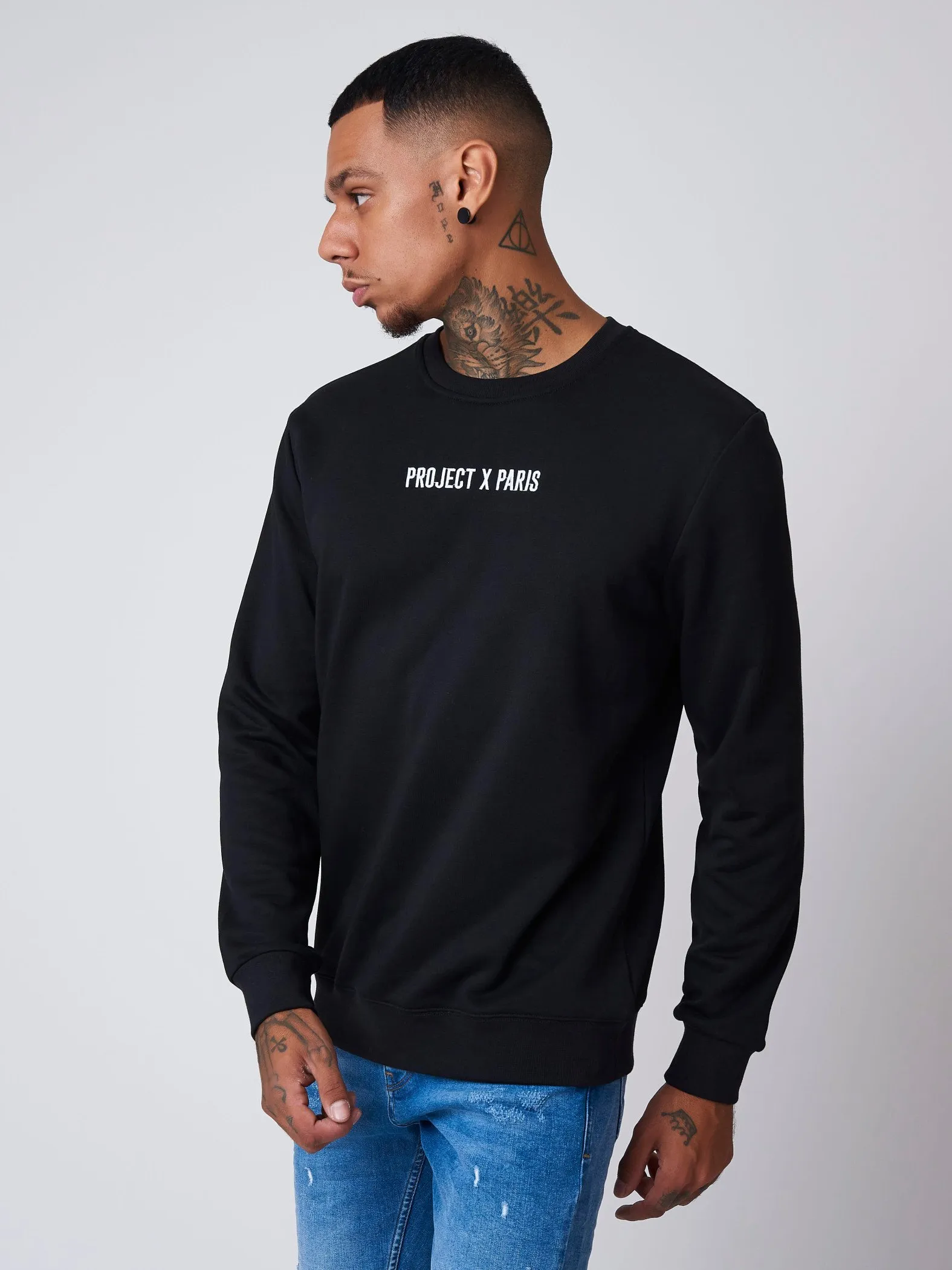 Sudadera básica con logotipo bordado