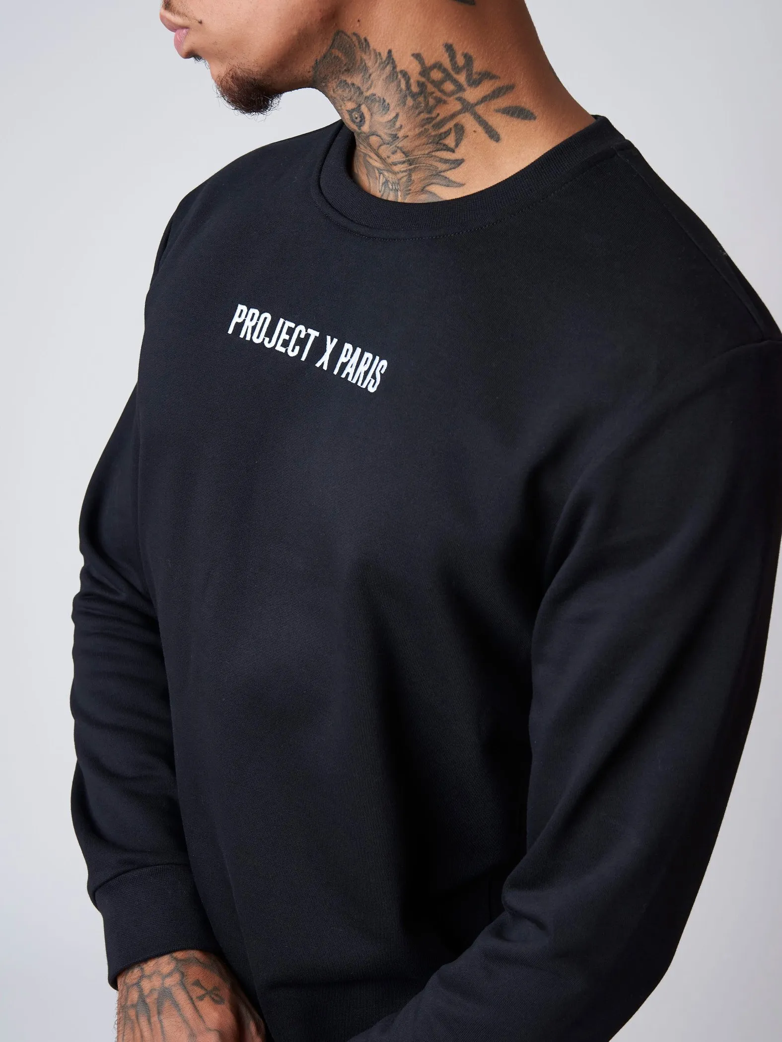 Sudadera básica con logotipo bordado
