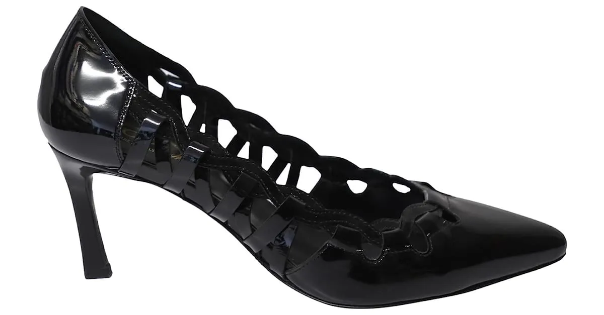 Tacones en punta con aberturas de Tod's en charol negro 