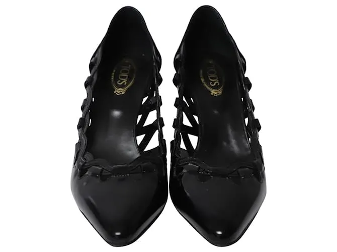 Tacones en punta con aberturas de Tod's en charol negro 