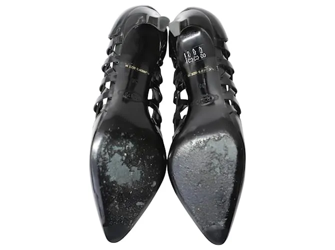 Tacones en punta con aberturas de Tod's en charol negro 
