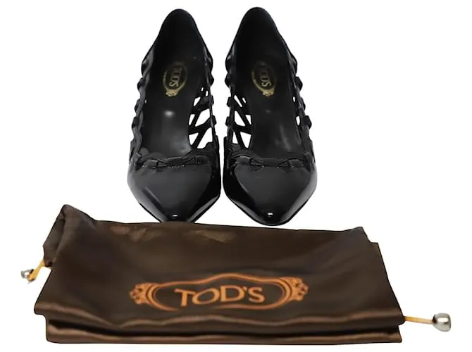 Tacones en punta con aberturas de Tod's en charol negro 