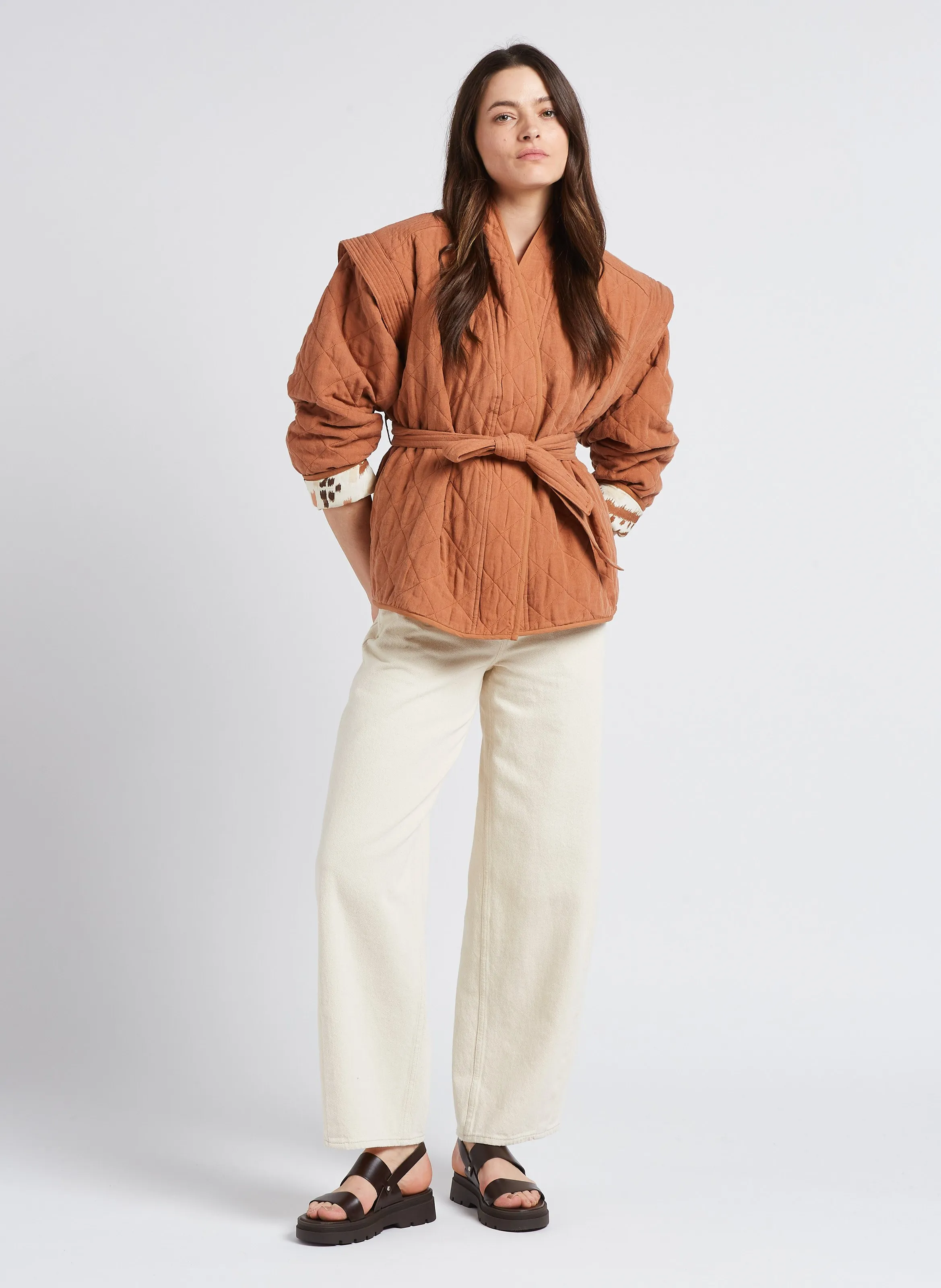 THE NEW SOCIETY WEST  CHAQUETA CORTA REVERSIBLE DE LINO ACOLCHADO EN MARRON