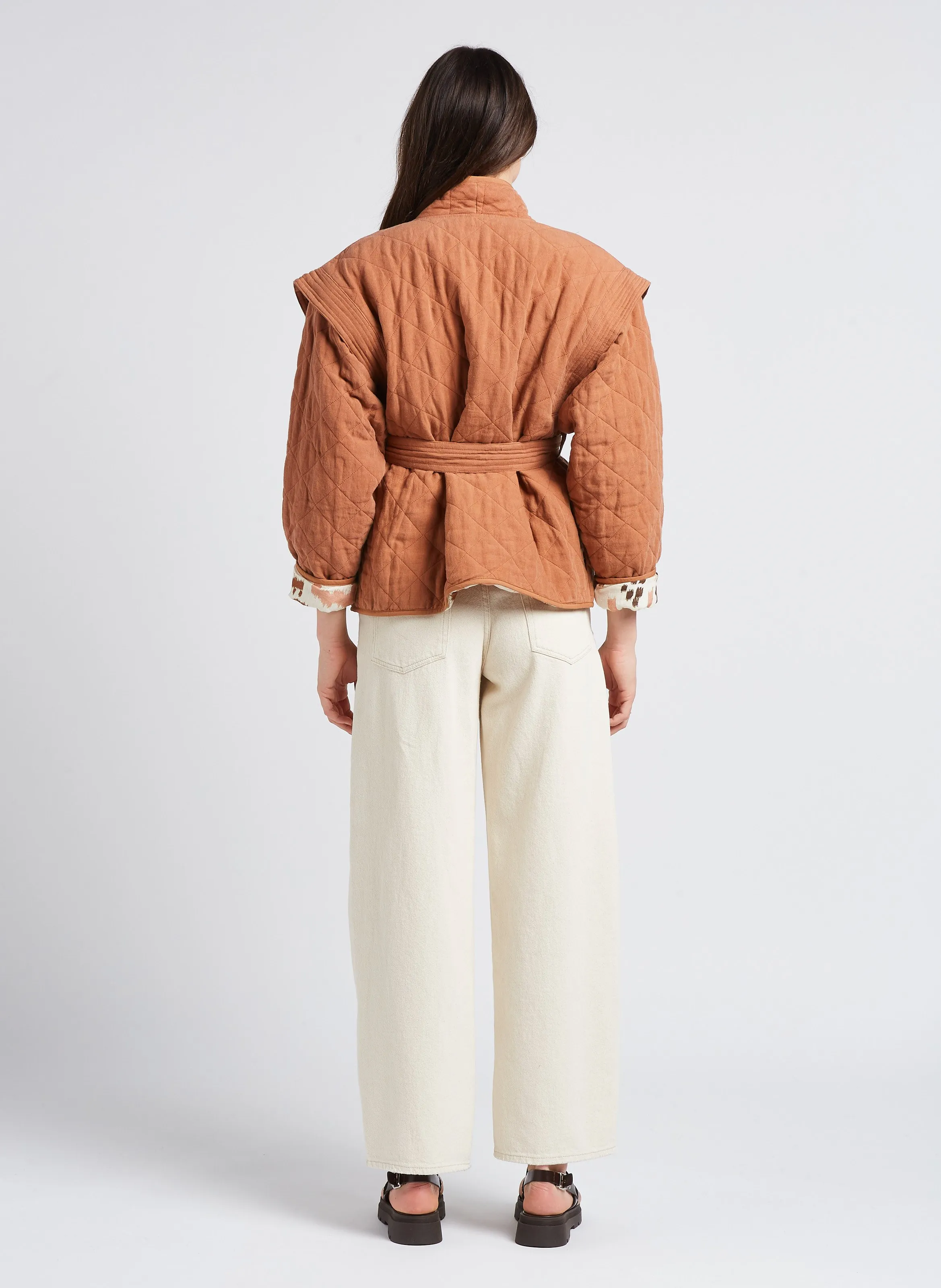 THE NEW SOCIETY WEST  CHAQUETA CORTA REVERSIBLE DE LINO ACOLCHADO EN MARRON