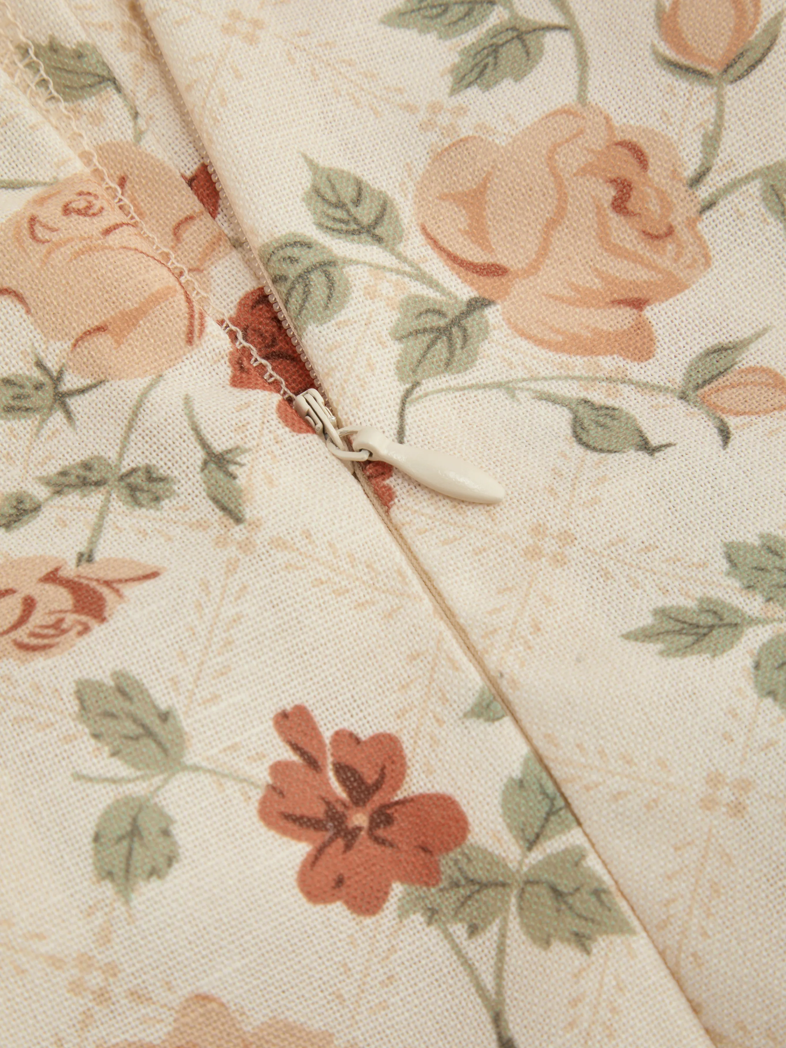 Top corto de tirantes con cuello cuadrado y estampado floral