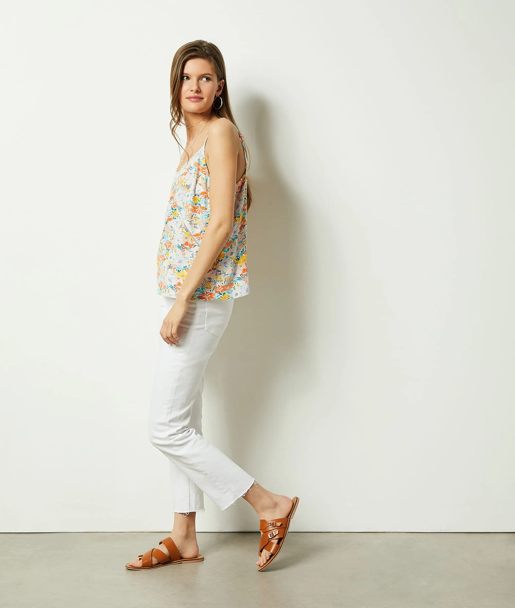 TOP ESCOTADO ESTAMPADO FLORAL HALLY MULTICOLORE  ETAM