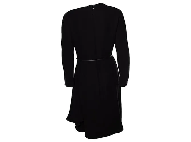 Valentino, vestido negro de corte A con cinturón 