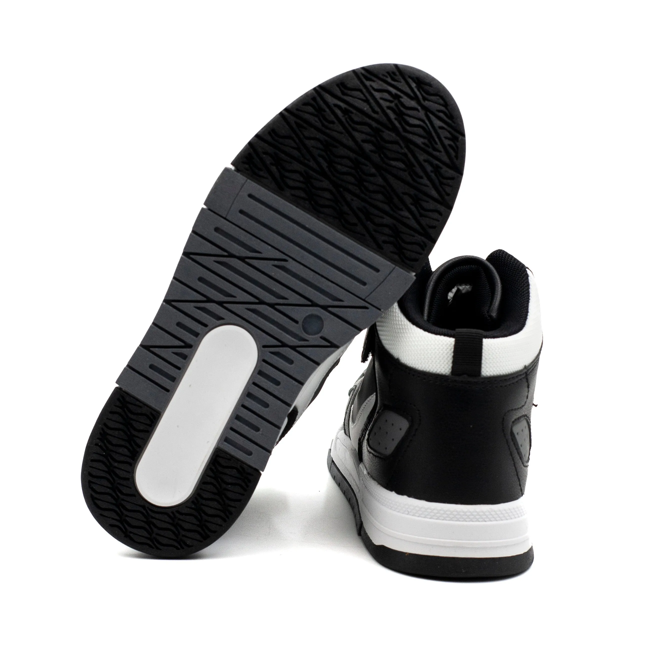 Verazzi zapatilla Nio con velcro color Blanco Negro