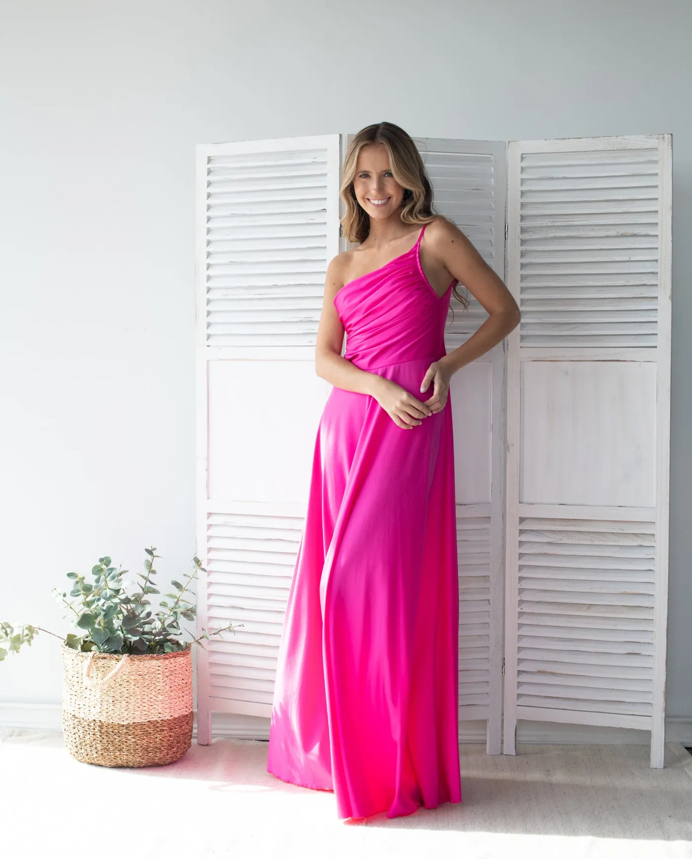 Vestido Largo de Fiesta Loreto Asimetrico Fucsia Electrico