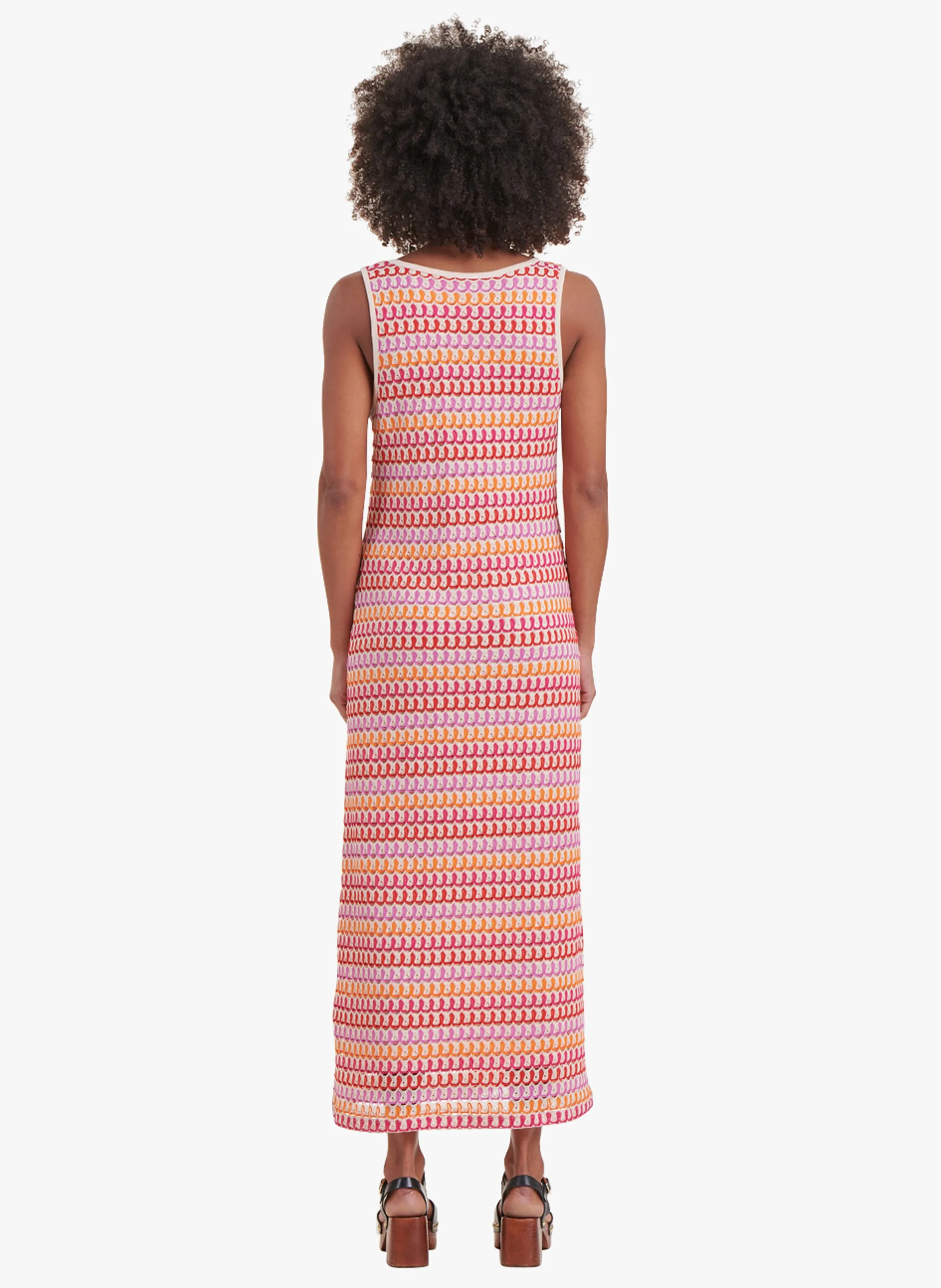 Vestido largo recto de fibras recicladas con cuello redondo en naranja