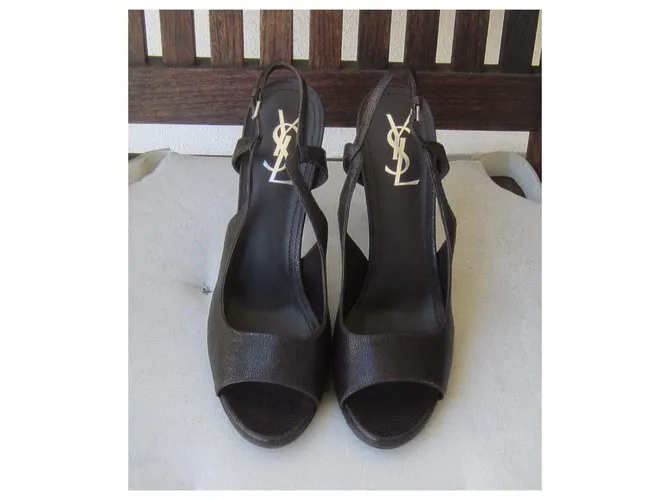 Yves Saint Laurent Sandalias Marrón oscuro 