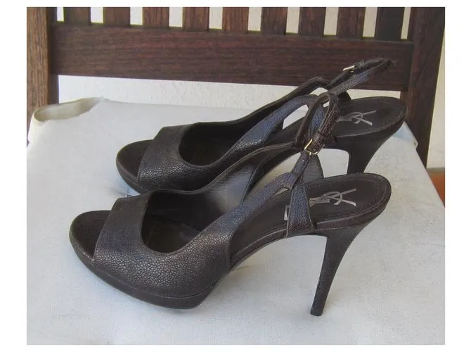 Yves Saint Laurent Sandalias Marrón oscuro 