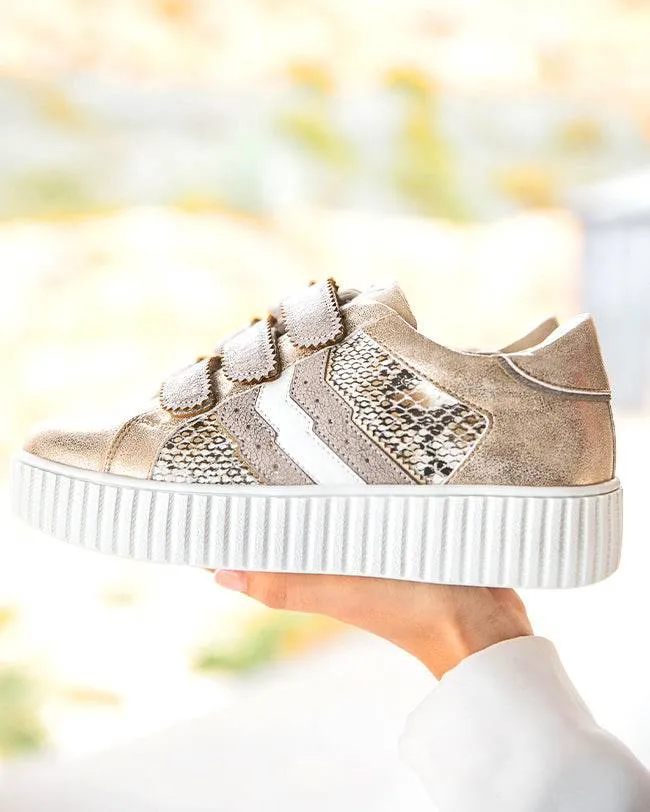 ZAPATILLAS DE MUJER EN TONO NUDE CON CIERRE DE VELCRO  CL53 SNAKE