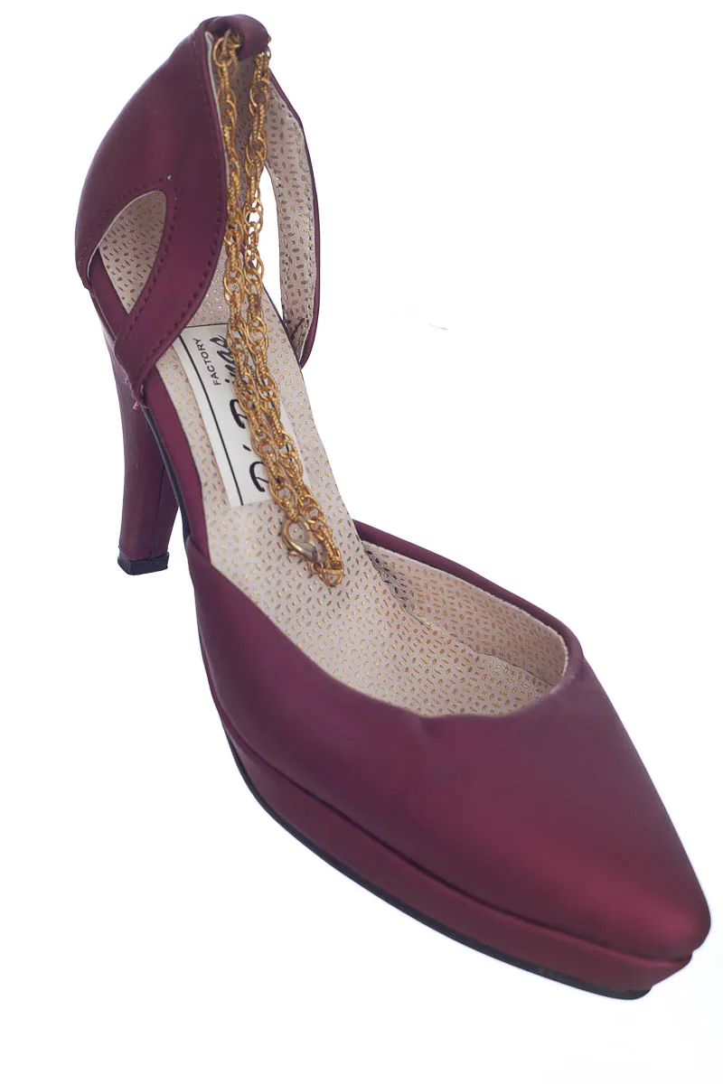ZAPATOS COLOR VINOTINTO  D´REINAS