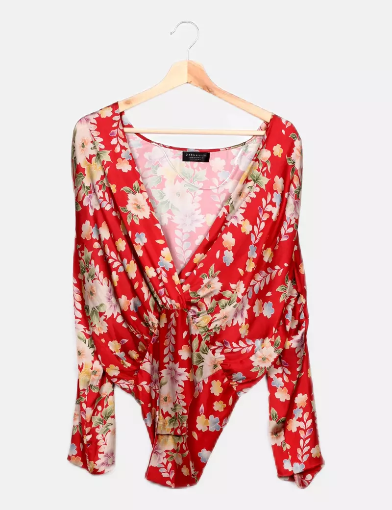 Zara Body rojo estampado floral